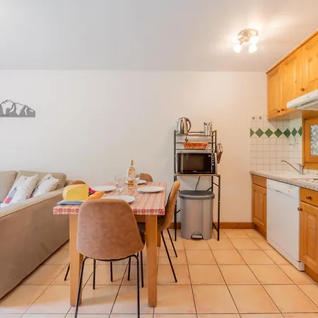 Apartament Apt Les Capucins Quiet Chamonix Base W/ Private Garden - Happy Rentals *