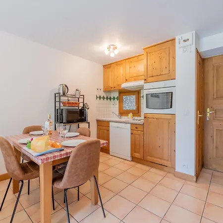 Les Capucins Jardin - Happy * シャモニー