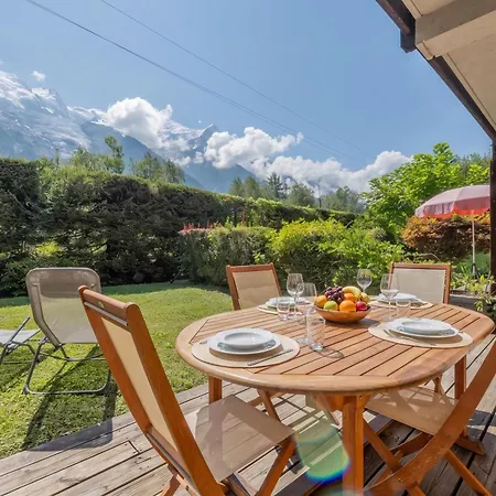 Les Capucins Quiet Base W/ Private Garden - Happy
