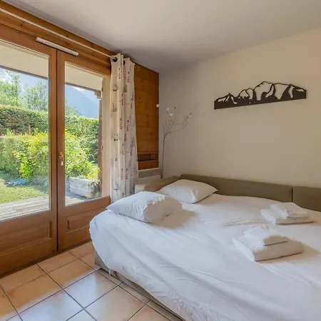 Apartment Les Capucins Jardin - Happy Chamonix